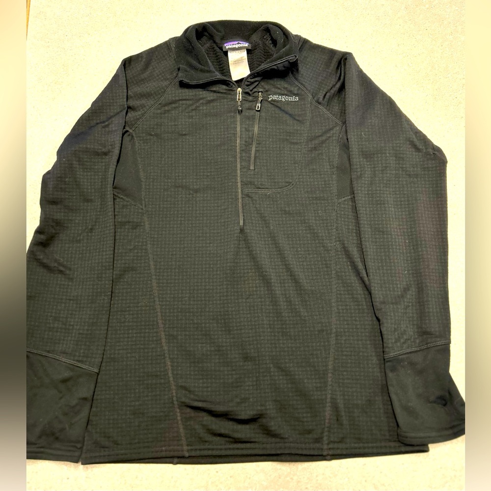 Men’s Patagonia black pullover